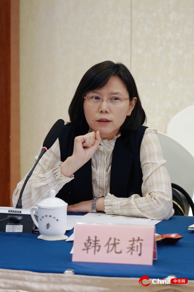 首都医科大学公卫学院副院长韩优莉主持交流会